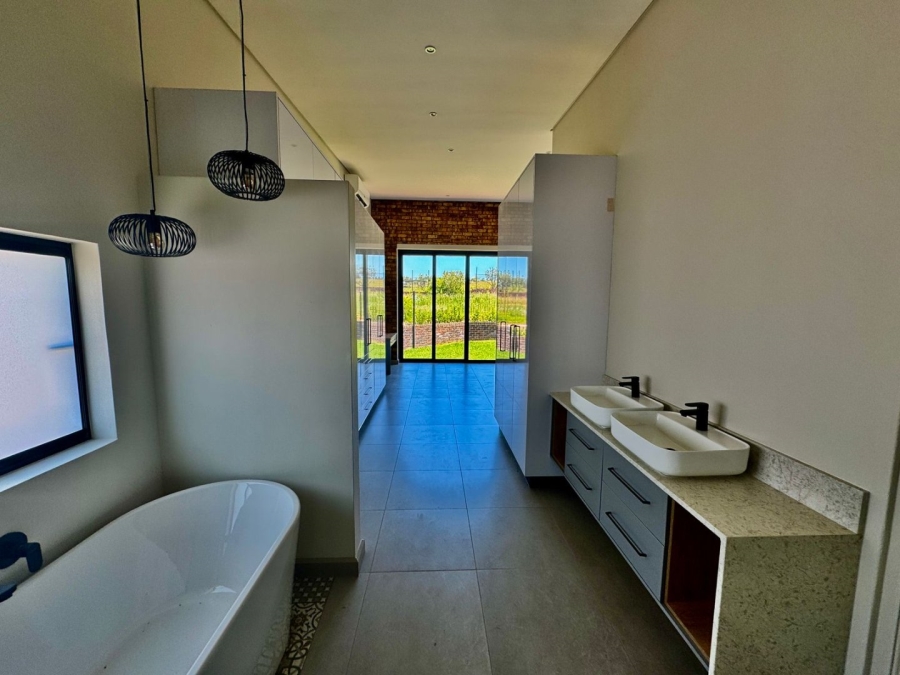 3 Bedroom Property for Sale in Helderzicht Eco Estate North West